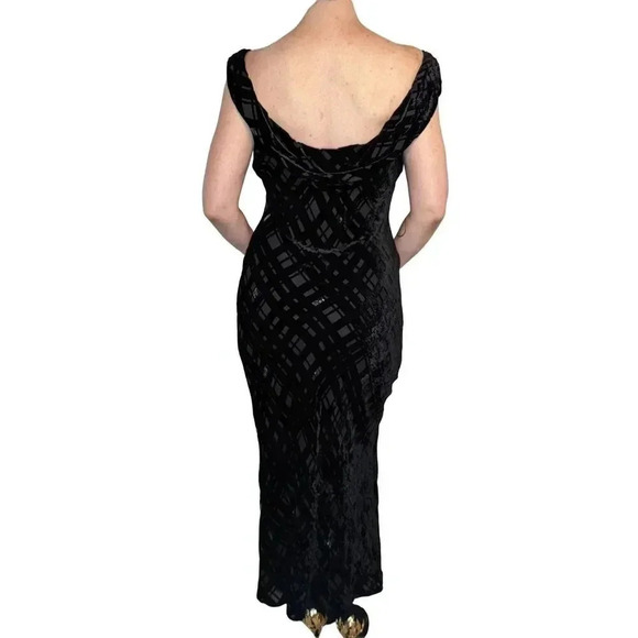 Valerie Stevens Black Velvet Beaded Lux Evening Gown - Picture 15 of 16